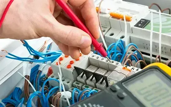 Professional electrician in Putney